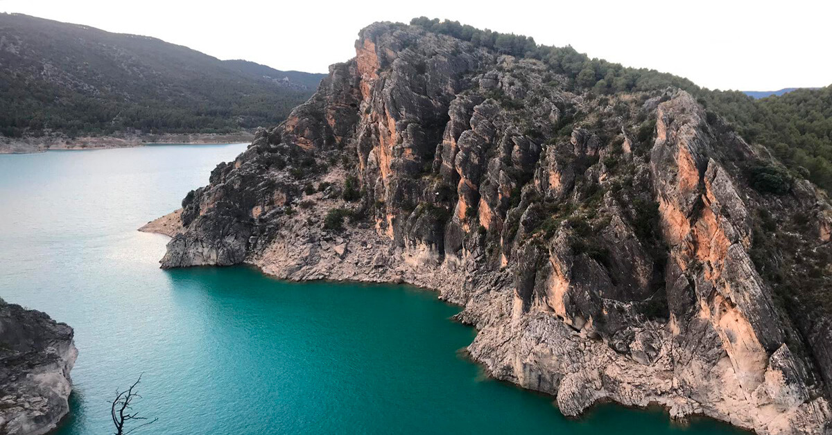 vistas desde la vÃ­a ferrata Boca del infierno en SacedÃ³n