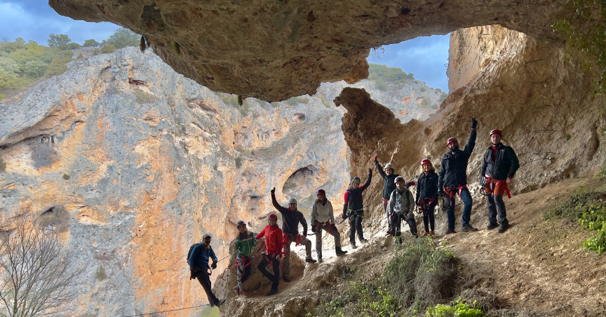 grupo en la vÃ­a ferrata del Ventano del Diablo
