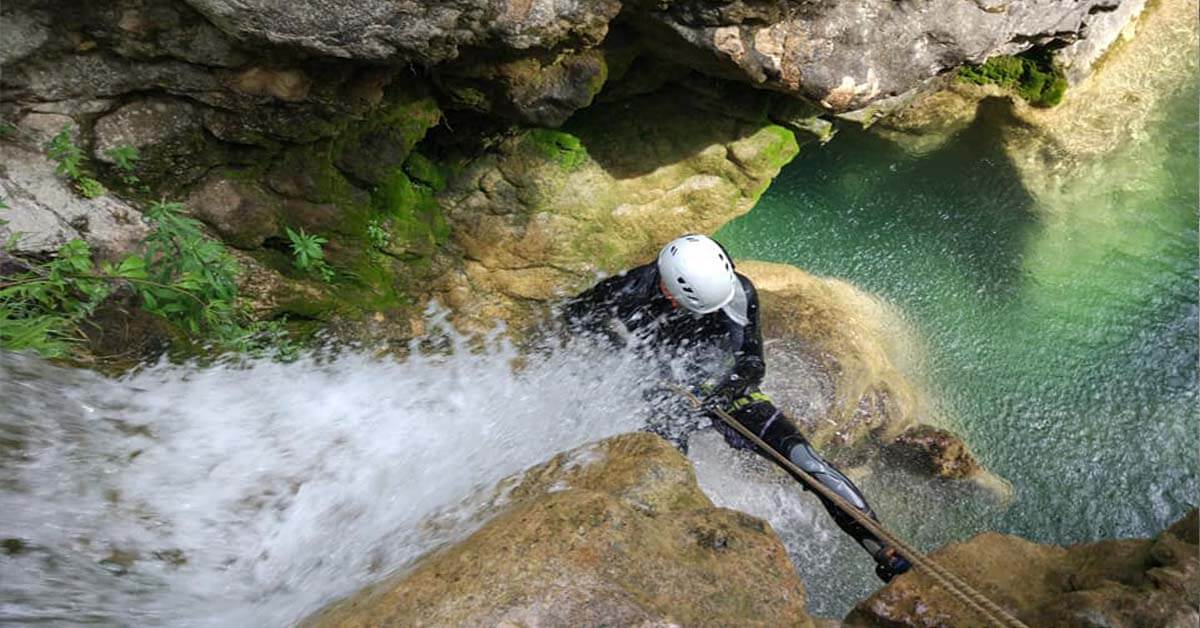 barranquista en el barranco de la Hoz Somera